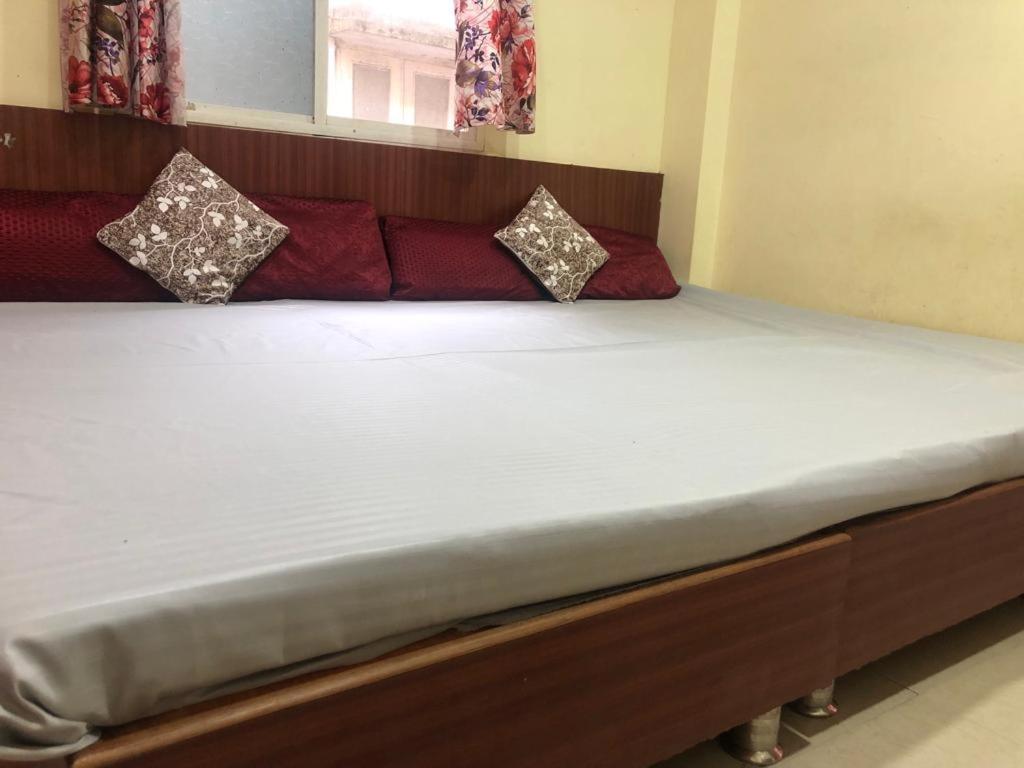 New Yanti Guest House Ujjain Eksteriør billede